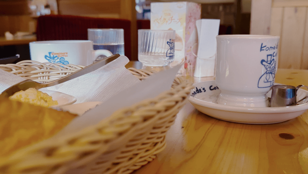 komeda's coffee dine-in experience